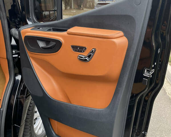 Черный Мерседес Sprinter, объемом двигателя 2.14 л и пробегом 3 тыс. км за 180000 $, фото 15 на Automoto.ua