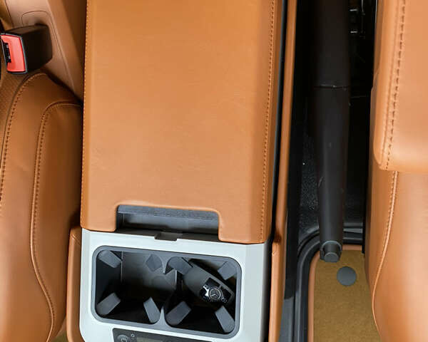 Черный Мерседес Sprinter, объемом двигателя 2.14 л и пробегом 3 тыс. км за 180000 $, фото 7 на Automoto.ua