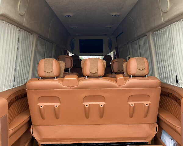 Черный Мерседес Sprinter, объемом двигателя 2.14 л и пробегом 3 тыс. км за 180000 $, фото 18 на Automoto.ua