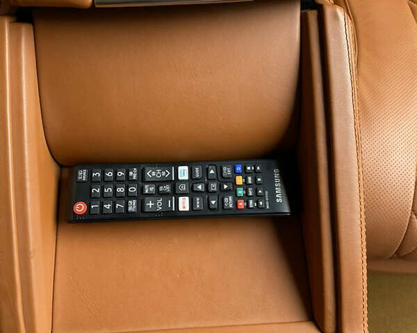Черный Мерседес Sprinter, объемом двигателя 2.14 л и пробегом 3 тыс. км за 180000 $, фото 26 на Automoto.ua