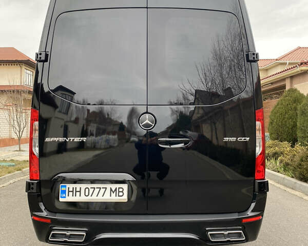 Чорний Мерседес Sprinter, об'ємом двигуна 2.14 л та пробігом 3 тис. км за 180000 $, фото 3 на Automoto.ua