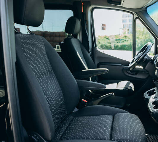 Черный Мерседес Sprinter, объемом двигателя 1.9 л и пробегом 260 тыс. км за 45000 $, фото 27 на Automoto.ua