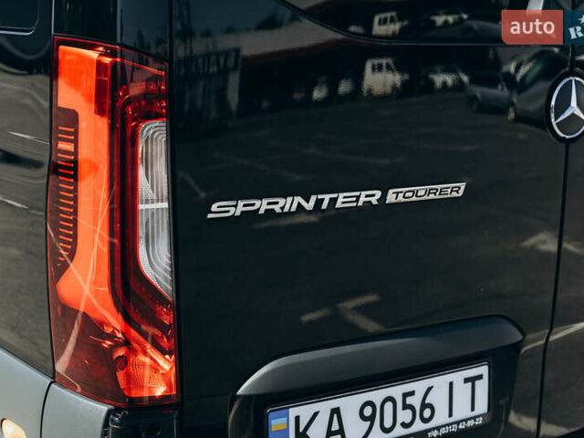 Черный Мерседес Sprinter, объемом двигателя 1.9 л и пробегом 260 тыс. км за 45000 $, фото 12 на Automoto.ua