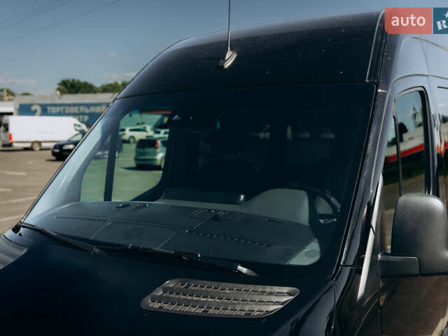 Черный Мерседес Sprinter, объемом двигателя 1.9 л и пробегом 260 тыс. км за 45000 $, фото 4 на Automoto.ua
