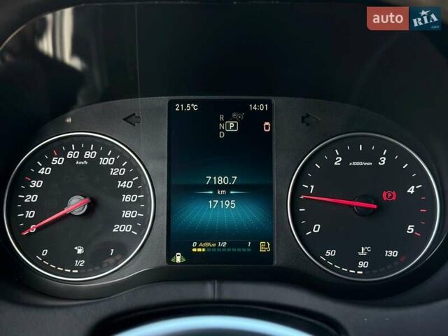 Черный Мерседес Sprinter, объемом двигателя 1.99 л и пробегом 17 тыс. км за 250000 $, фото 58 на Automoto.ua
