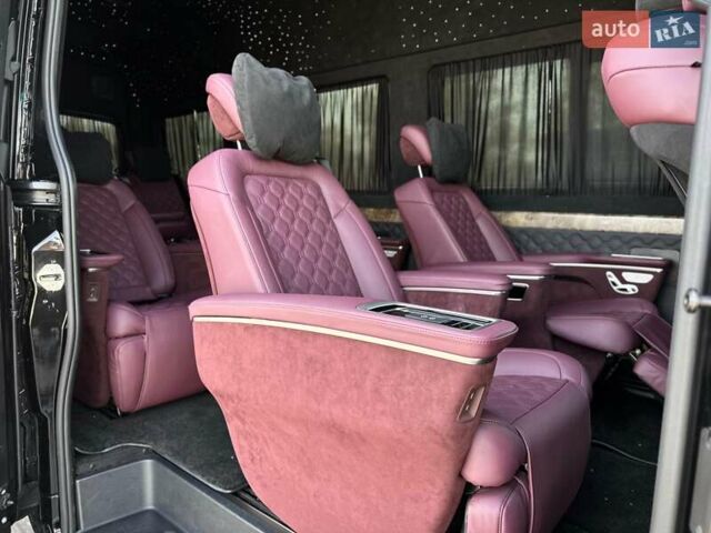 Черный Мерседес Sprinter, объемом двигателя 1.99 л и пробегом 17 тыс. км за 250000 $, фото 109 на Automoto.ua