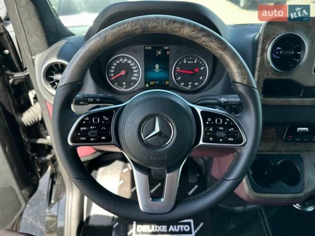 Черный Мерседес Sprinter, объемом двигателя 1.99 л и пробегом 17 тыс. км за 250000 $, фото 56 на Automoto.ua