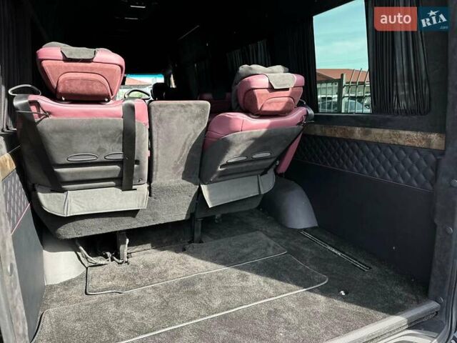 Черный Мерседес Sprinter, объемом двигателя 1.99 л и пробегом 17 тыс. км за 250000 $, фото 68 на Automoto.ua