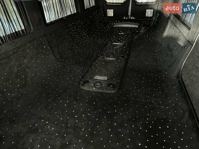 Черный Мерседес Sprinter, объемом двигателя 1.99 л и пробегом 17 тыс. км за 250000 $, фото 91 на Automoto.ua