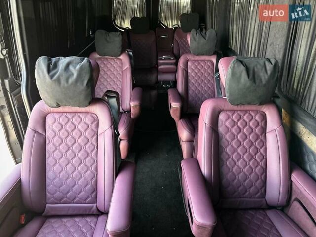Черный Мерседес Sprinter, объемом двигателя 1.99 л и пробегом 17 тыс. км за 250000 $, фото 96 на Automoto.ua