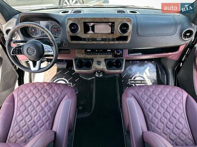 Черный Мерседес Sprinter, объемом двигателя 1.99 л и пробегом 17 тыс. км за 250000 $, фото 85 на Automoto.ua