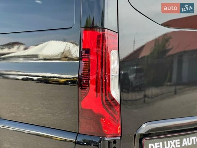 Черный Мерседес Sprinter, объемом двигателя 1.99 л и пробегом 17 тыс. км за 250000 $, фото 29 на Automoto.ua