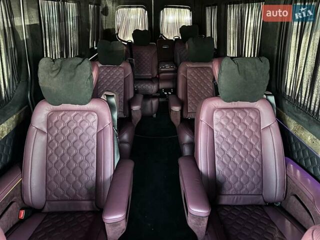 Черный Мерседес Sprinter, объемом двигателя 1.99 л и пробегом 17 тыс. км за 250000 $, фото 92 на Automoto.ua