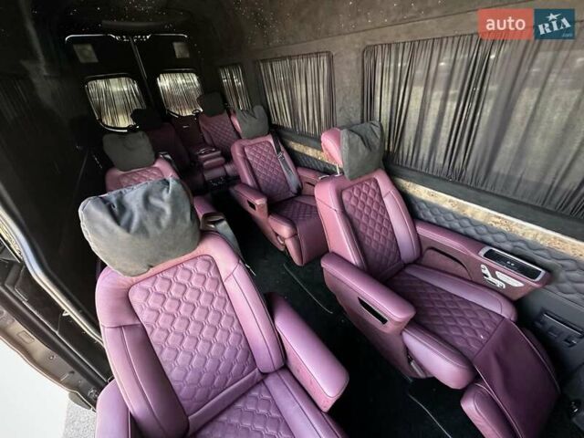 Черный Мерседес Sprinter, объемом двигателя 1.99 л и пробегом 17 тыс. км за 250000 $, фото 98 на Automoto.ua