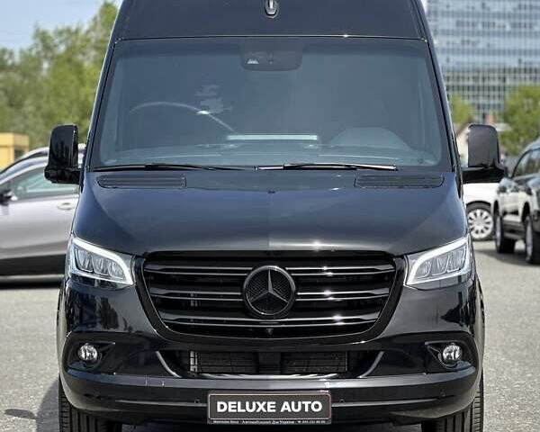 Черный Мерседес Sprinter, объемом двигателя 1.99 л и пробегом 17 тыс. км за 250000 $, фото 2 на Automoto.ua
