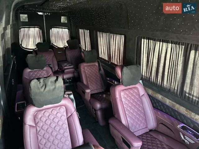 Черный Мерседес Sprinter, объемом двигателя 1.99 л и пробегом 17 тыс. км за 250000 $, фото 101 на Automoto.ua