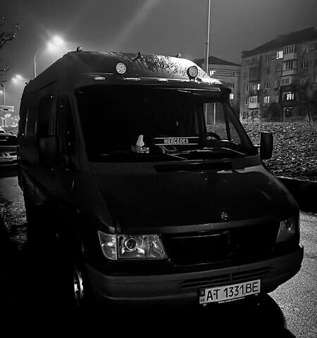 Фиолетовый Мерседес Sprinter, объемом двигателя 2.9 л и пробегом 500 тыс. км за 7000 $, фото 2 на Automoto.ua