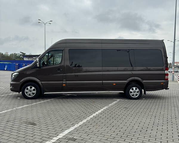 Коричневый Мерседес Sprinter, объемом двигателя 0 л и пробегом 720 тыс. км за 29500 $, фото 1 на Automoto.ua