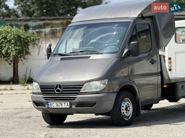 Коричневый Мерседес Sprinter, объемом двигателя 2.69 л и пробегом 590 тыс. км за 10400 $, фото 5 на Automoto.ua