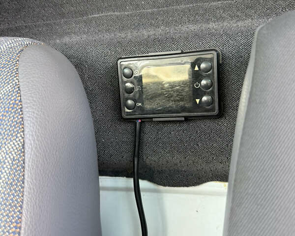 Коричневый Мерседес Sprinter, объемом двигателя 2.69 л и пробегом 590 тыс. км за 10400 $, фото 19 на Automoto.ua