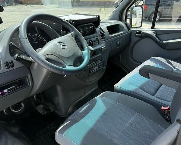 Коричневый Мерседес Sprinter, объемом двигателя 2.69 л и пробегом 590 тыс. км за 10400 $, фото 11 на Automoto.ua