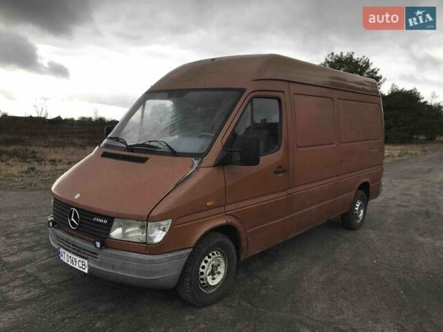 Коричневый Мерседес Sprinter, объемом двигателя 2.3 л и пробегом 460 тыс. км за 3000 $, фото 1 на Automoto.ua