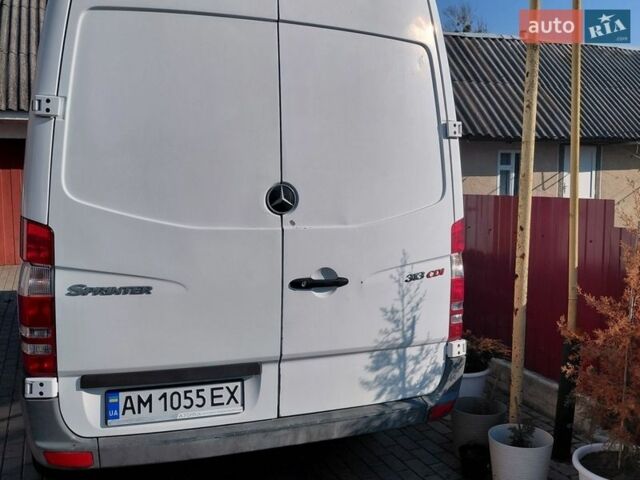 Коричневый Мерседес Sprinter, объемом двигателя 2.1 л и пробегом 300 тыс. км за 16500 $, фото 3 на Automoto.ua