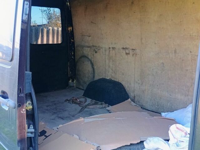 Коричневый Мерседес Sprinter, объемом двигателя 2 л и пробегом 400 тыс. км за 6700 $, фото 4 на Automoto.ua