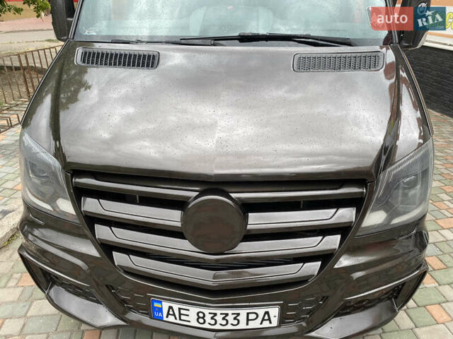 Коричневый Мерседес Sprinter, объемом двигателя 2.2 л и пробегом 330 тыс. км за 14500 $, фото 2 на Automoto.ua