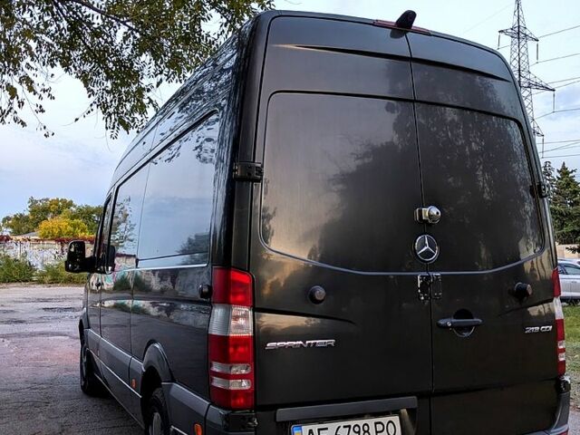 Коричневый Мерседес Sprinter, объемом двигателя 2.1 л и пробегом 505 тыс. км за 14000 $, фото 1 на Automoto.ua