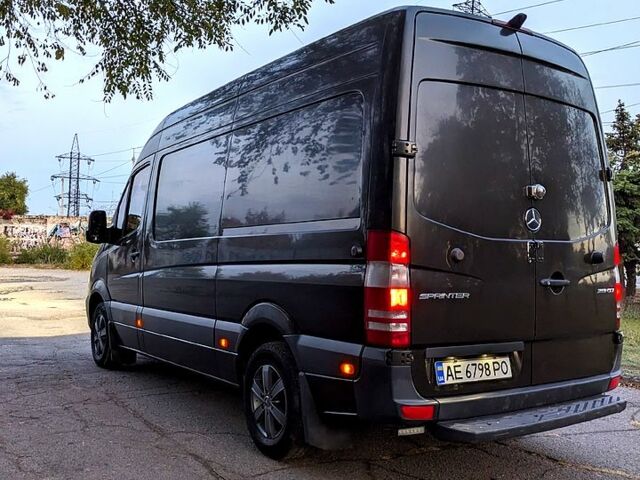Коричневый Мерседес Sprinter, объемом двигателя 2.1 л и пробегом 505 тыс. км за 14000 $, фото 2 на Automoto.ua
