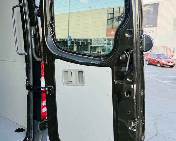 Коричневый Мерседес Sprinter, объемом двигателя 2.15 л и пробегом 205 тыс. км за 22000 $, фото 30 на Automoto.ua