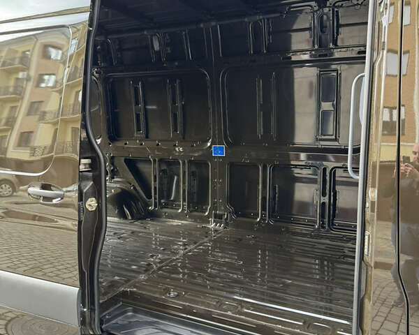 Коричневый Мерседес Sprinter, объемом двигателя 0 л и пробегом 280 тыс. км за 28000 $, фото 13 на Automoto.ua