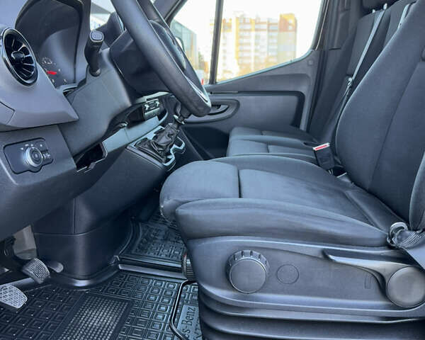 Коричневый Мерседес Sprinter, объемом двигателя 0 л и пробегом 280 тыс. км за 28000 $, фото 17 на Automoto.ua