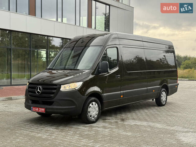 Коричневый Мерседес Sprinter, объемом двигателя 2.2 л и пробегом 211 тыс. км за 25900 $, фото 1 на Automoto.ua