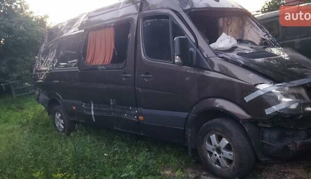 Коричневый Мерседес Sprinter, объемом двигателя 3 л и пробегом 500 тыс. км за 12000 $, фото 1 на Automoto.ua
