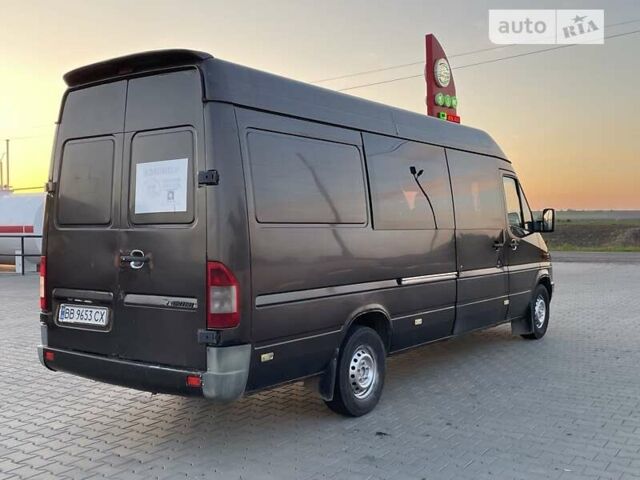 Коричневий Мерседес Sprinter, об'ємом двигуна 2.69 л та пробігом 300 тис. км за 6600 $, фото 4 на Automoto.ua