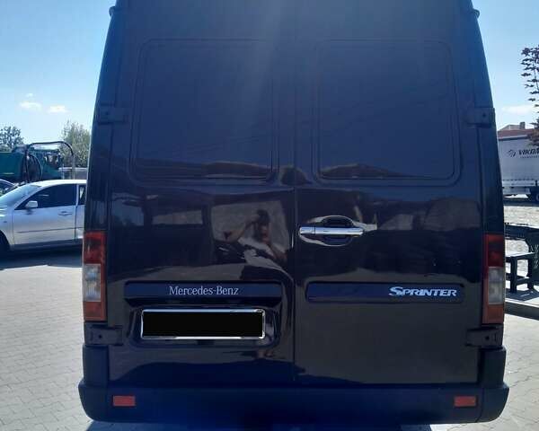 Коричневый Мерседес Sprinter, объемом двигателя 2.7 л и пробегом 840 тыс. км за 14000 $, фото 1 на Automoto.ua