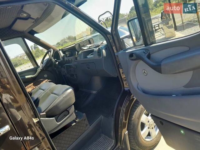 Коричневый Мерседес Sprinter, объемом двигателя 2.7 л и пробегом 840 тыс. км за 14000 $, фото 4 на Automoto.ua