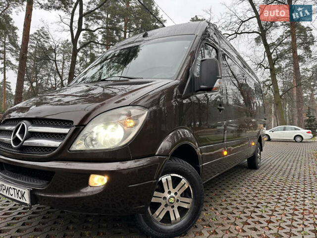 Коричневий Мерседес Sprinter, об'ємом двигуна 2.2 л та пробігом 290 тис. км за 26000 $, фото 1 на Automoto.ua