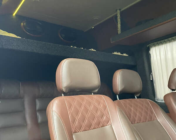 Коричневый Мерседес Sprinter, объемом двигателя 0 л и пробегом 4 тыс. км за 12500 $, фото 3 на Automoto.ua