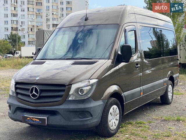 Коричневый Мерседес Sprinter, объемом двигателя 2.2 л и пробегом 312 тыс. км за 24499 $, фото 2 на Automoto.ua