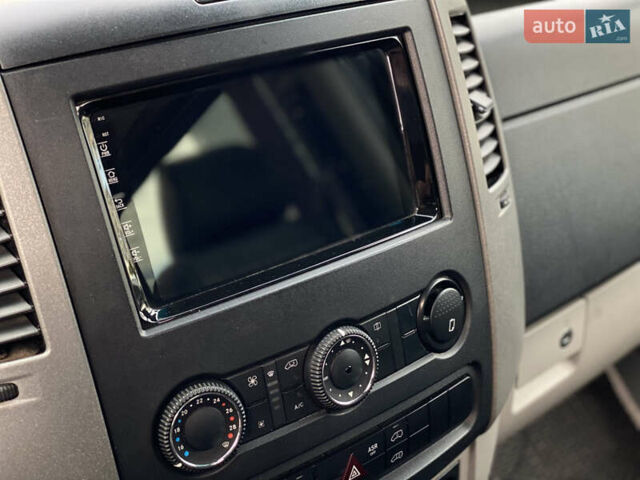 Коричневый Мерседес Sprinter, объемом двигателя 2.2 л и пробегом 312 тыс. км за 24499 $, фото 13 на Automoto.ua