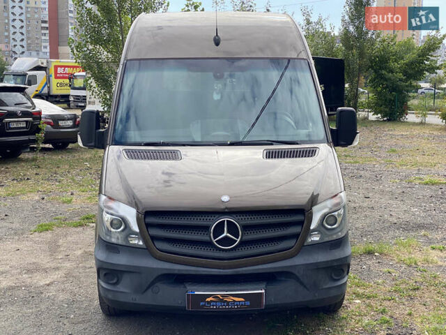 Коричневый Мерседес Sprinter, объемом двигателя 2.2 л и пробегом 312 тыс. км за 24499 $, фото 1 на Automoto.ua