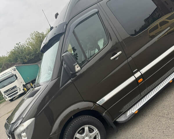 Коричневый Мерседес Sprinter, объемом двигателя 2.14 л и пробегом 385 тыс. км за 21300 $, фото 3 на Automoto.ua