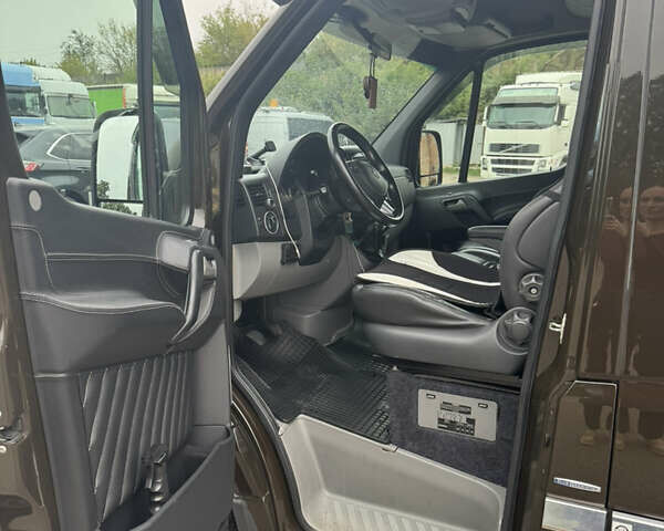 Коричневый Мерседес Sprinter, объемом двигателя 2.14 л и пробегом 385 тыс. км за 21300 $, фото 4 на Automoto.ua