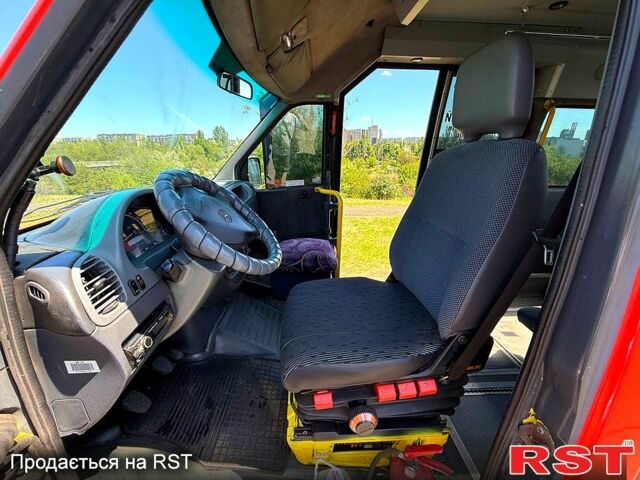 Красный Мерседес Sprinter, объемом двигателя 2.2 л и пробегом 716 тыс. км за 9800 $, фото 7 на Automoto.ua