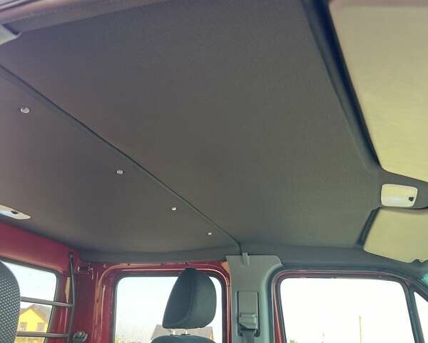 Червоний Мерседес Sprinter, об'ємом двигуна 2.87 л та пробігом 300 тис. км за 13800 $, фото 6 на Automoto.ua