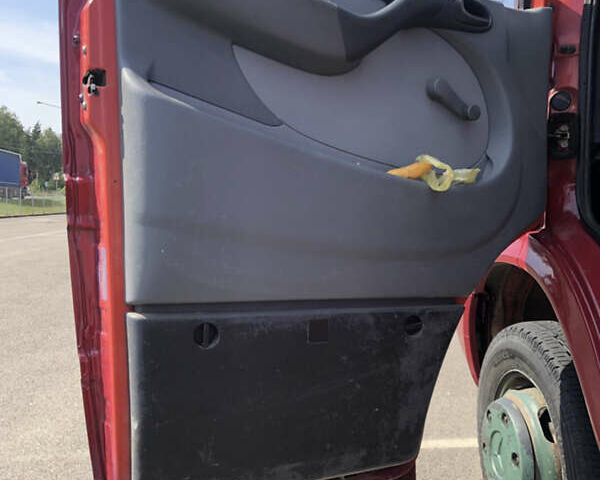 Красный Мерседес Sprinter, объемом двигателя 0 л и пробегом 210 тыс. км за 10000 $, фото 8 на Automoto.ua