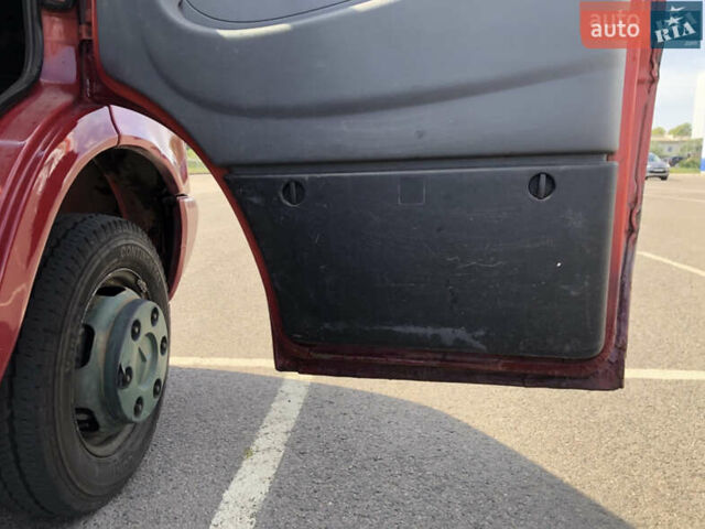 Красный Мерседес Sprinter, объемом двигателя 0 л и пробегом 210 тыс. км за 10000 $, фото 6 на Automoto.ua